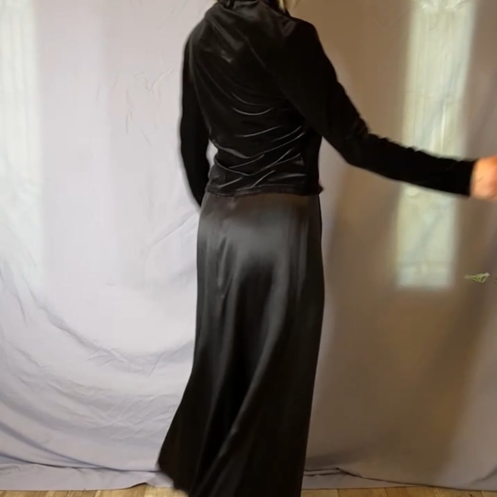 JBS Beaitiful Black Velvet Top/Jacket, long sleeves. Sz 10, .ExcellentCondition.